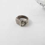 672 1073 SIGNET RING